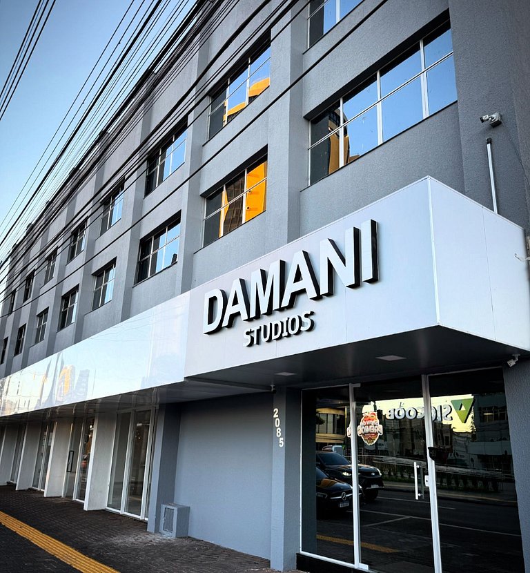 Damani Studios 102