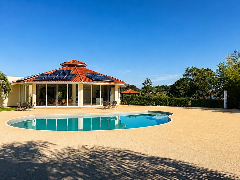 Chalé com Lago | Conforto e Natureza