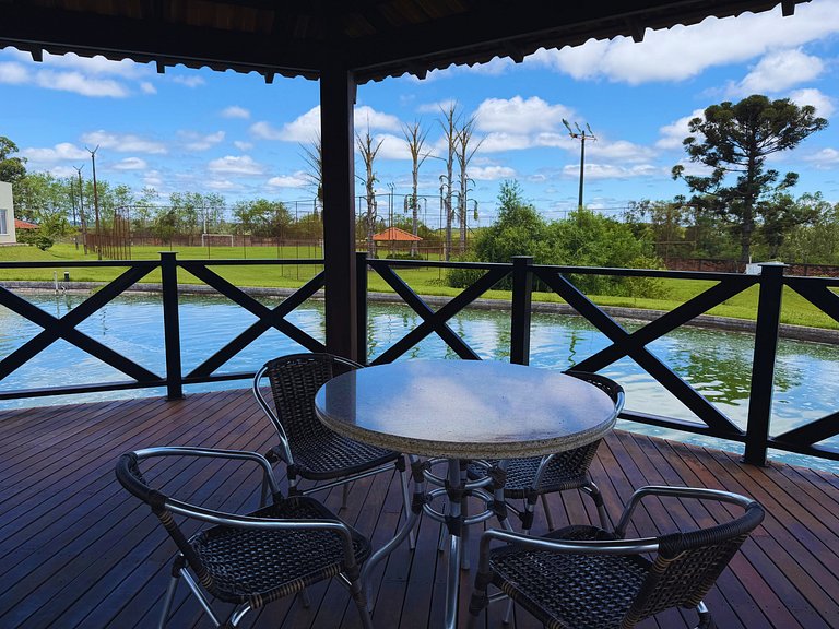 Chalé com Lago | Conforto e Natureza