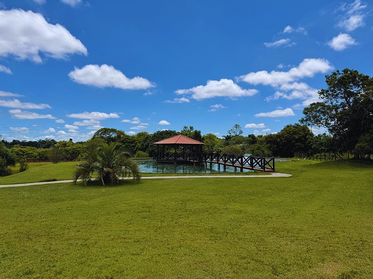 Chalé com Lago | Conforto e Natureza