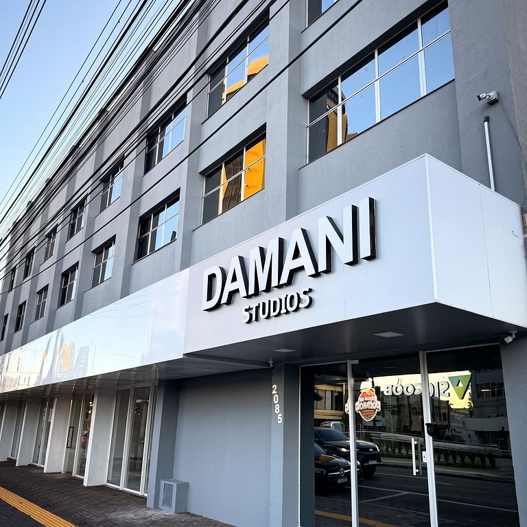Damani Studios 210