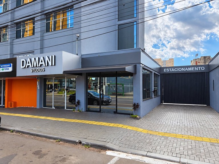 Damani Studios 102